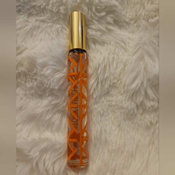 2pc Tory Burch/Stila Set - Picture 14 of 16